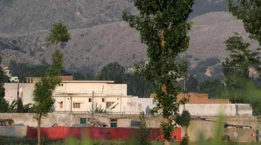 襲撃前、SEALsはビンラディン邸の実物大レプリカでリハーサルを行った