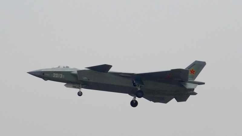中国 J-20 2013