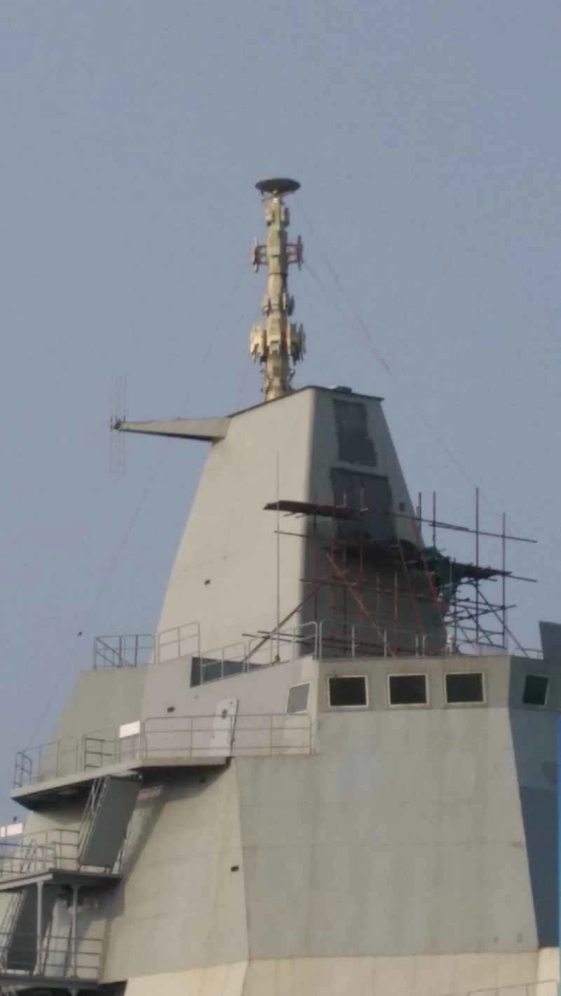 中国海軍055型巡洋艦