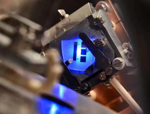 LED電球がなぜこんなに非効率なのか、ついに解明した