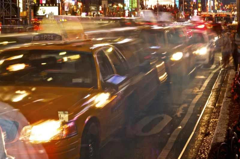 より安全で、より速く、より効率的な未来の通勤