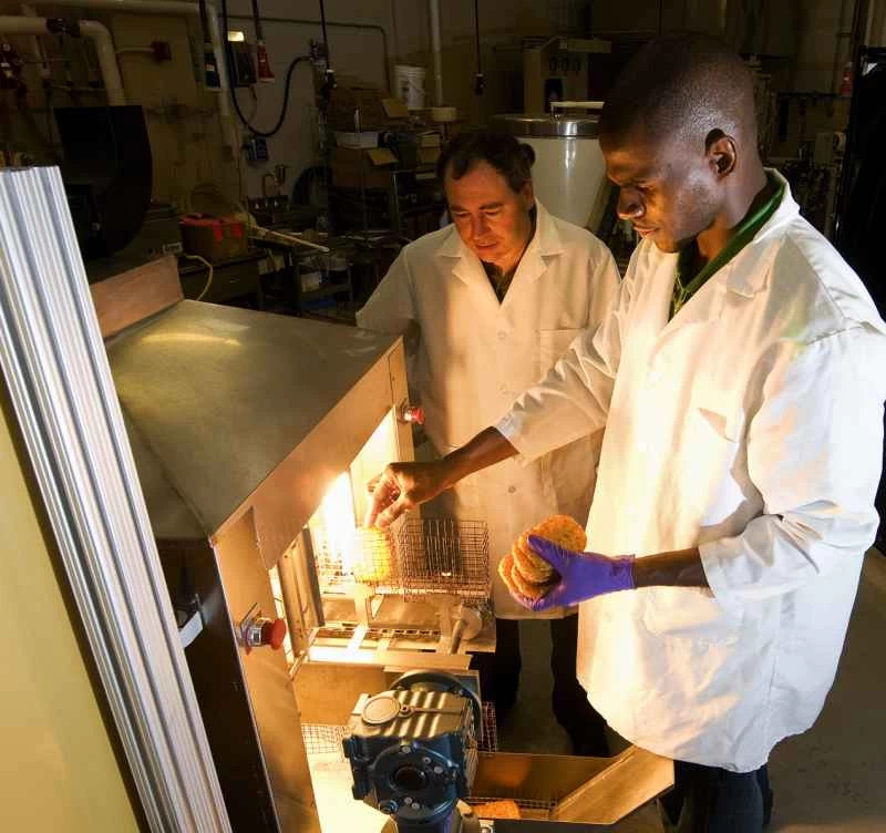 近日発売：油を使わずに揚げ物ができるラジエントクッカー