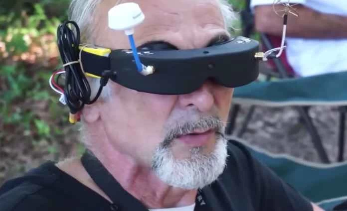 ドローンの今週：タカの攻撃、ドローンレースなど