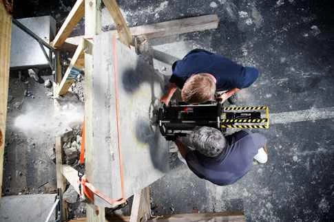 制御衝撃救助ツール