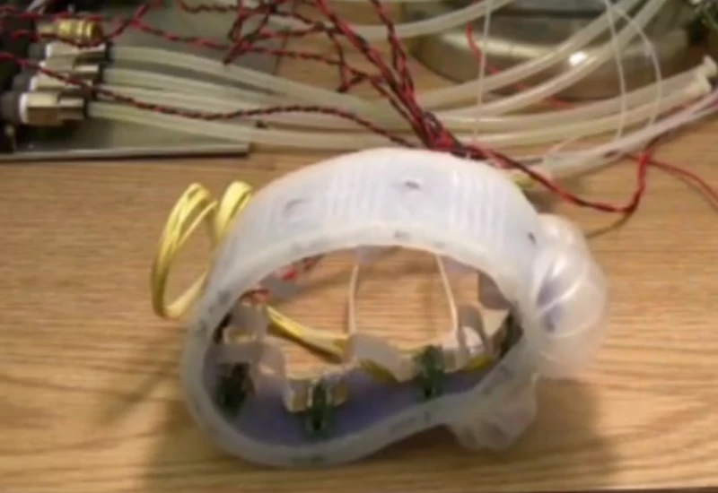 自律型素材により、未来のロボットは色や形を変えることができるようになる