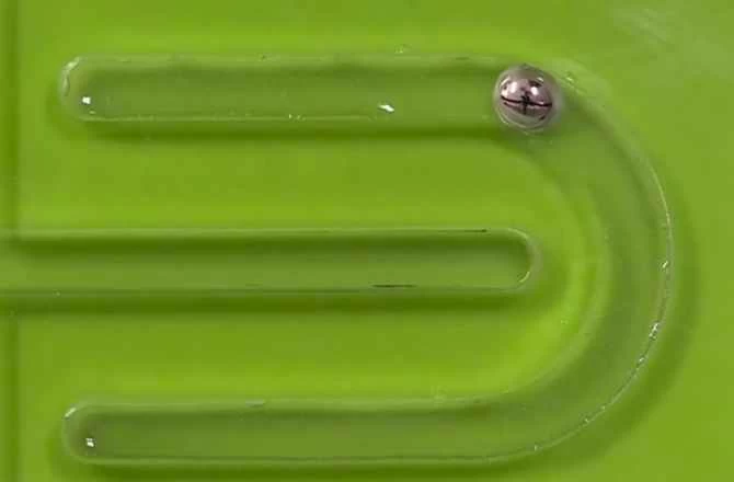 中国の形を変える金属ガリウム