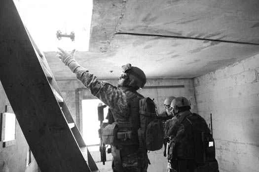 新世代のスローボットが戦闘に投入される準備完了