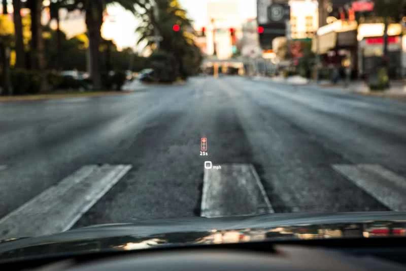 アウディの信号機HUD