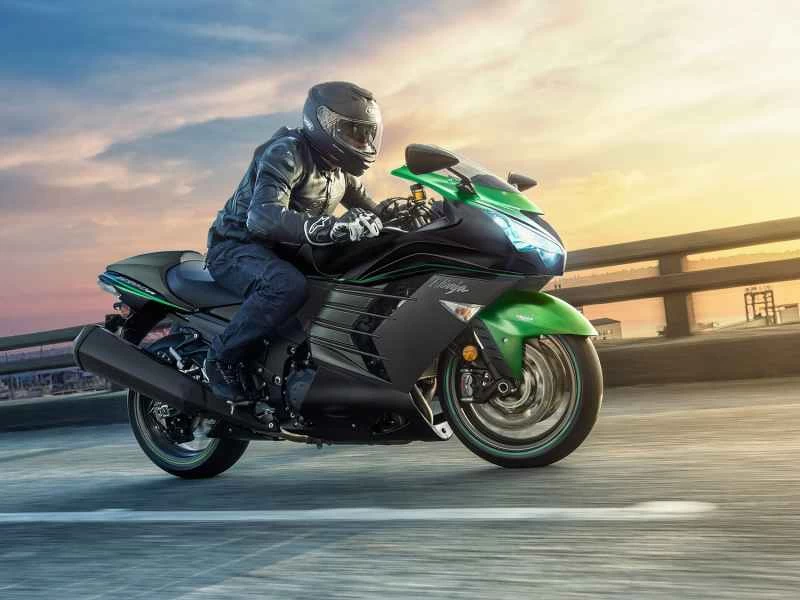 これらのバイクは見た目は威圧的だが、実際は乗りやすい