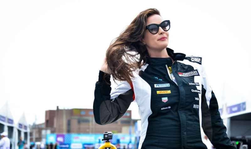 2018 年 7 月 15 日、2018 カタール航空ニューヨークシティ E-Prix に出場したリヴ・タイラー。