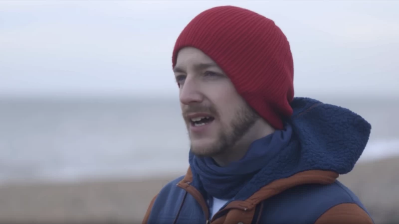 ビーチにいる男性