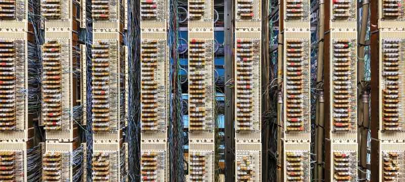 銅線から光ファイバーへ