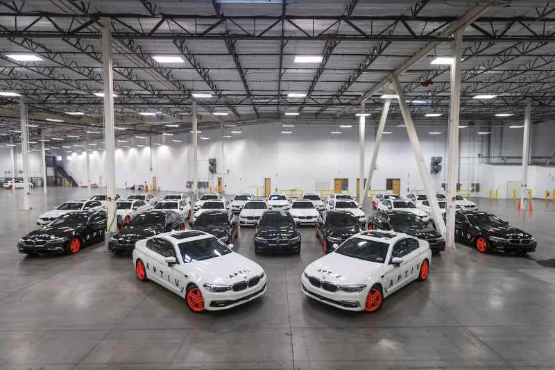 現在、道路上で自動運転車が走っている場所