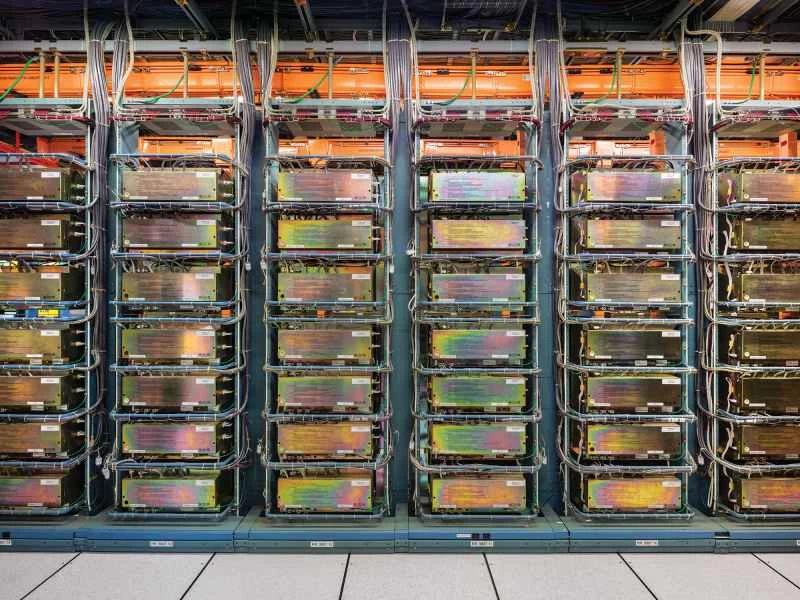 写真で見る：ニューヨークの広大で脆弱な通信バックボーンの更新