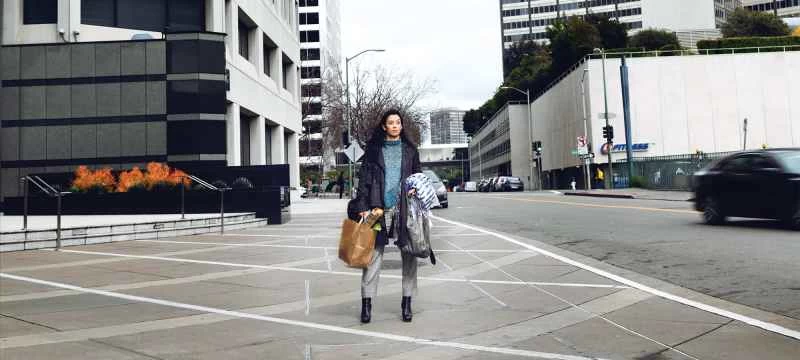 誰もがスクーターに乗れるわけではありません。公共交通機関から目的地までの最後の1マイルを、どうやって乗り越えればいいのでしょうか？