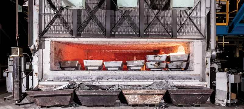 アルミニウムを溶かす炉