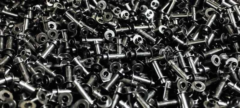 黒いプラスチックフィルムスプール