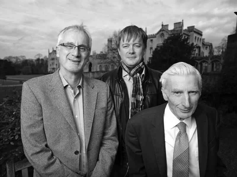 キャンブリッジ実存リスク研究センターの創設者たち(白黒写真)