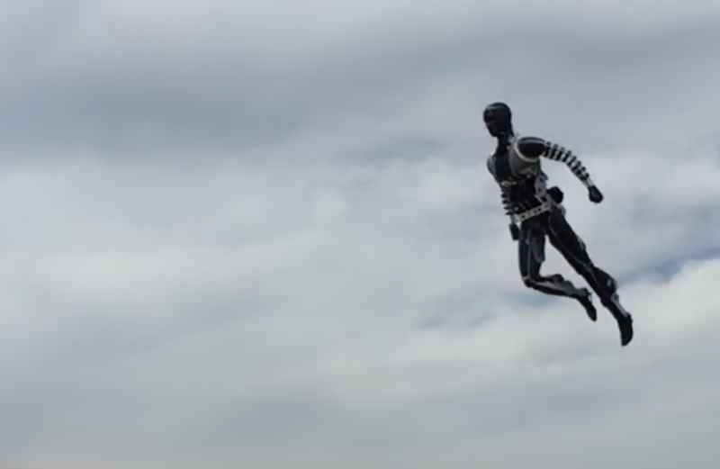 ディズニーは危険な空中技を披露するためにロボットを採用している